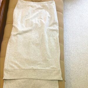 Romeo & Juliet Couture Light Gray Pencil Skirt